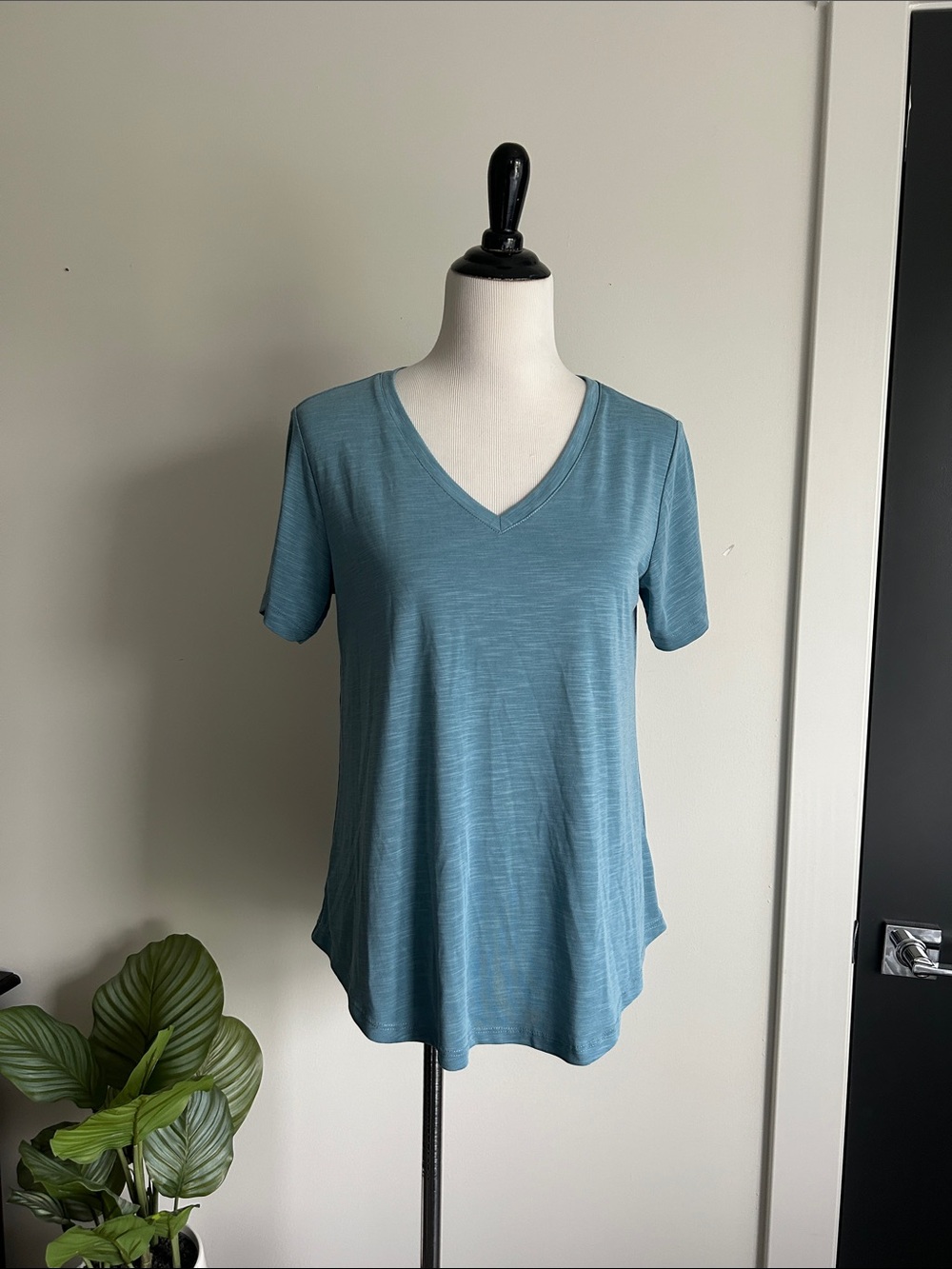 Mod Ref S Classic V-Neck Short Sleeve Top - cloudy Blue